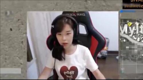 娱乐吃瓜酱抓鸡视频,揭秘网红美食背后的趣味故事